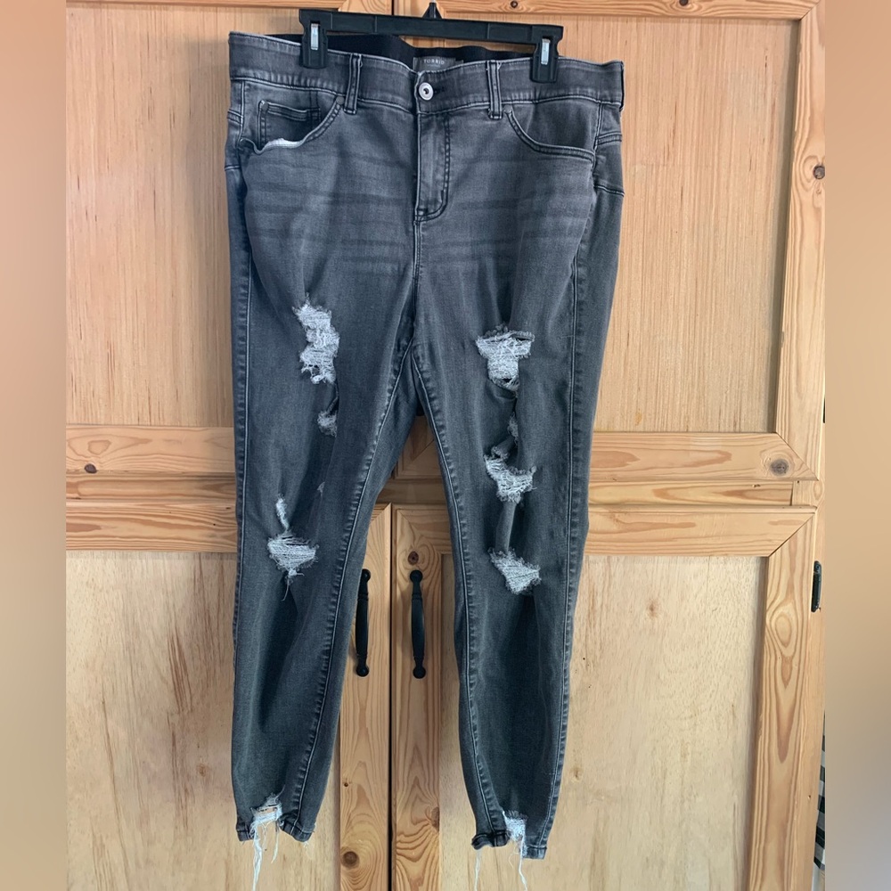Torrid Feel the Fit Bombshell Skinny Distressed Gray Jeans Sz 20R super soft